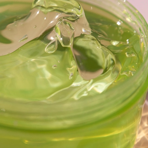 NATURE REPUBLIC ALOE VERA 92% SOOTHING GEL 300ML X2 - BRAND NEW/SEALED - Picture 2 of 5